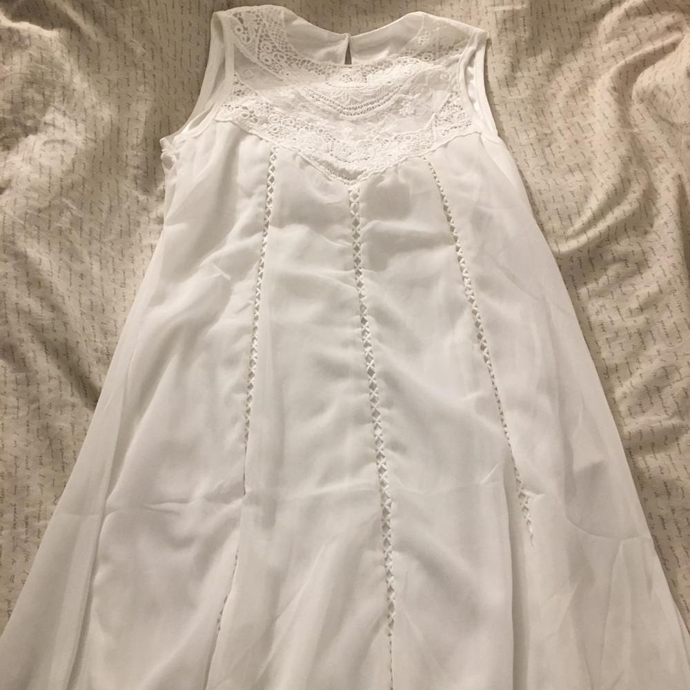 White summery dress with net detail (unused) $18
